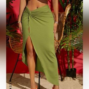 green high slit skirt